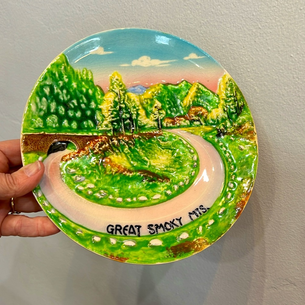 Great Smoky Mountains Loop Road Souvenir Vintage decorative plate to hang.
